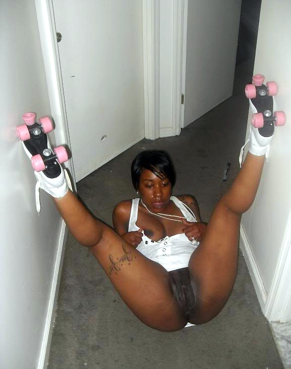 Black Hoes Fuck In The Club - African Porn Photos. Large Photo #5: Ebony club girls posing like whores..