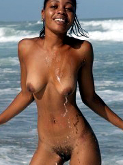 Beach Voyeur Ebony - African Porn Photo: Ex girlfriend exhibition, beach voyeur ...