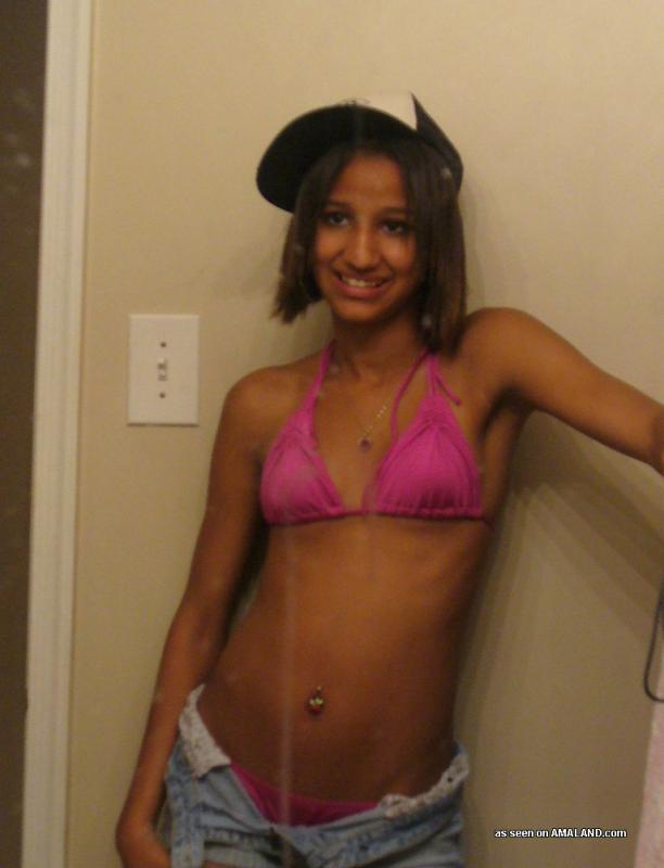 Photo gallery of an amateur arousing kinky black college ...