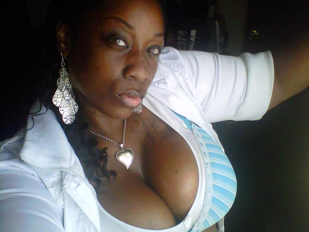 Ebony Girls Who Swallow Cum - Busty, horny wife swallow cum load, big picture #1.