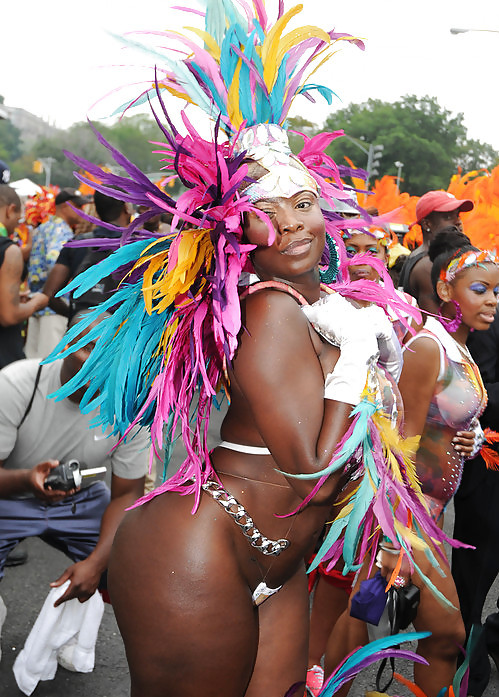 Brazil Carnival Pussy - African Porn Photos. Large Photo #1: This brazil, sexy carnival, semi naked  horny moms..