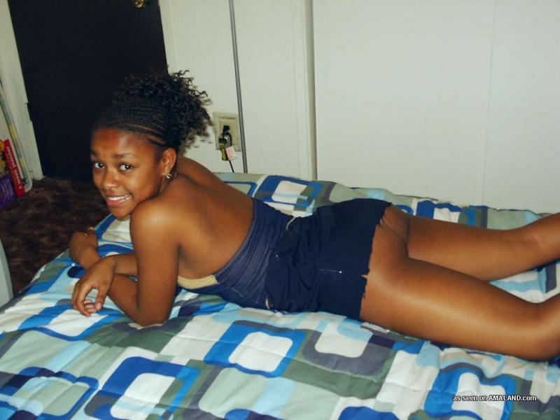 Slutty Black Teens - Discriminating pic collection of an amateur ebony skirt in slutty model,  big picture #1.